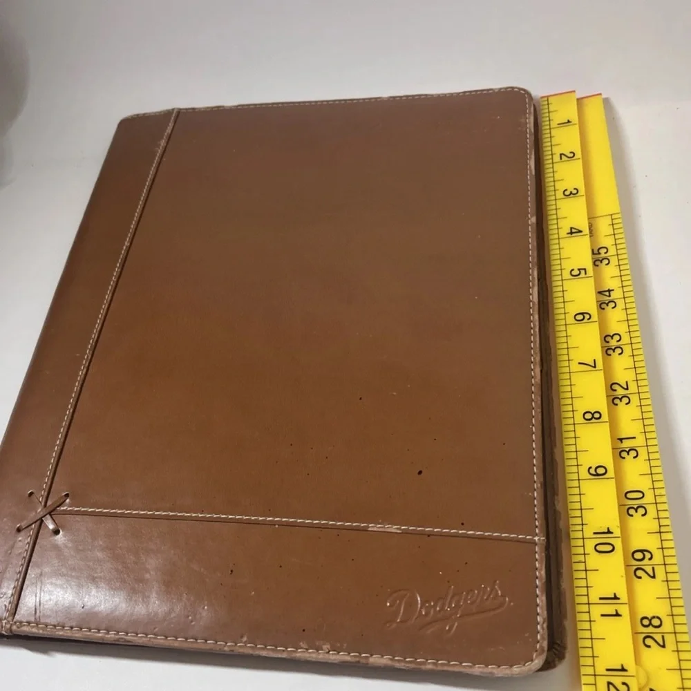 Rawlings Dodgers Leather Portfolio Notepad With Dodger Logo On Paper